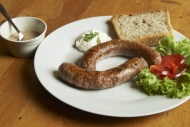 kielbasa-biala-wlasnego-wyrobu-z-wody-lub-rusztu